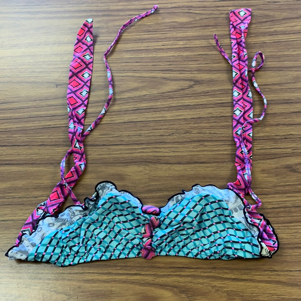 Reversible bikini top
